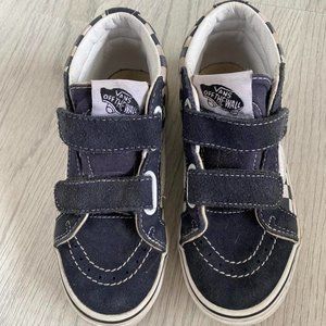 BOY SPORT SHOES